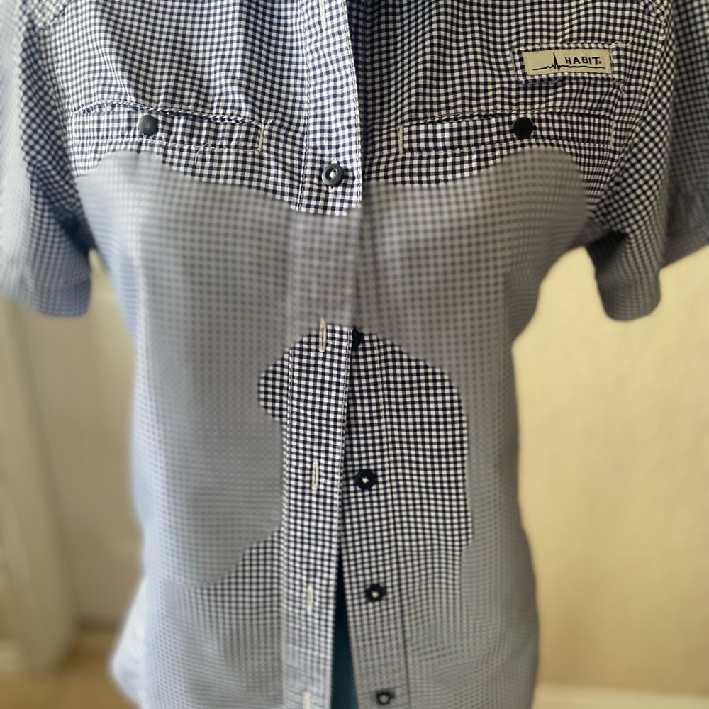 Women's Habit Vented fishing shirt.